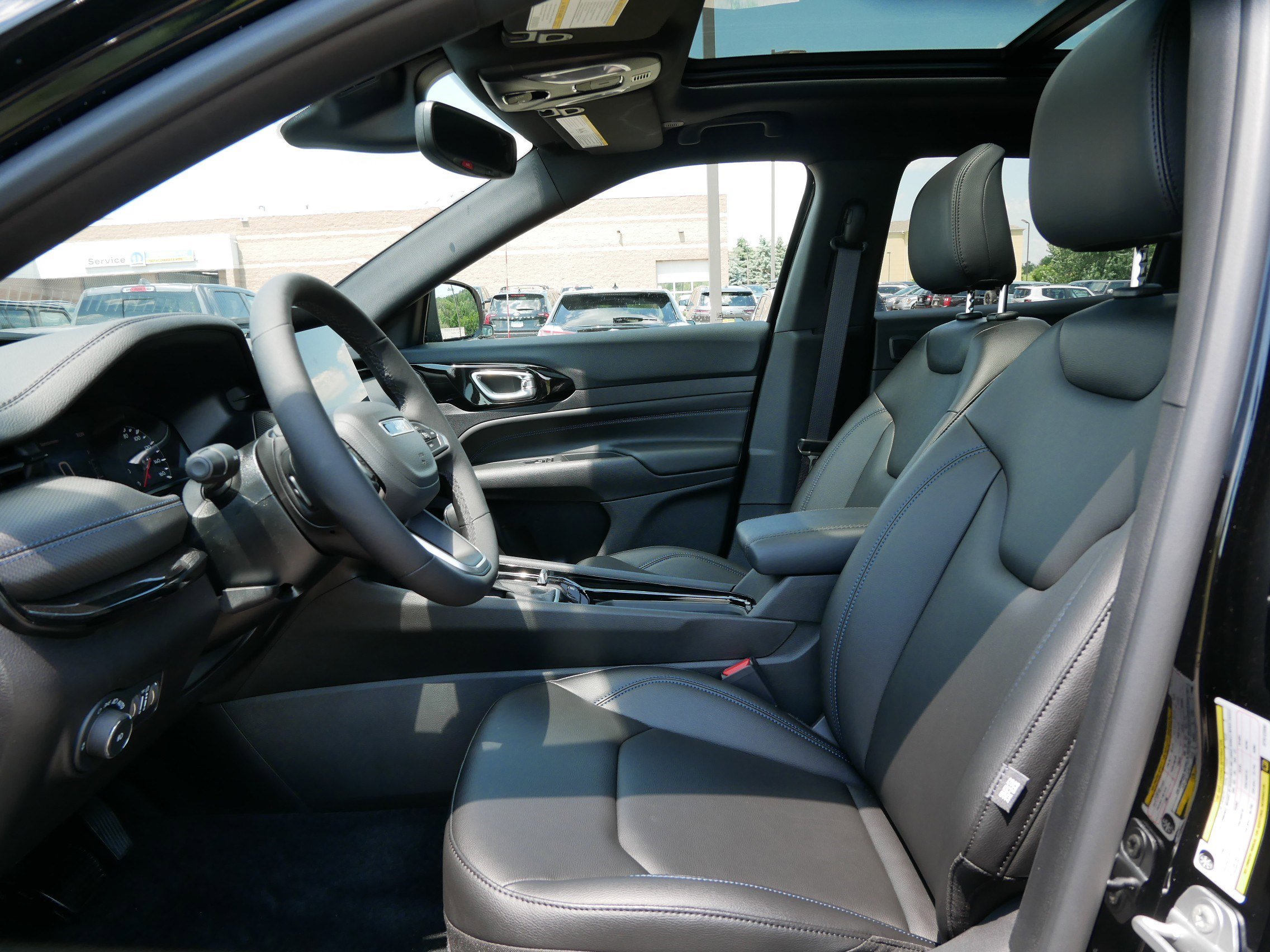 2025 Jeep Compass Limited photo 4