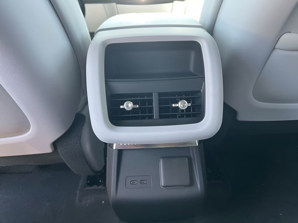2025 Cadillac Lyriq Luxury photo 22