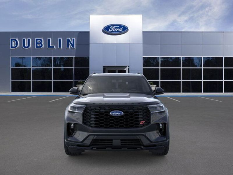 2025 Ford Explorer ST photo 3
