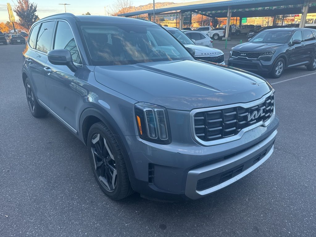 2023 Kia Telluride S photo 2
