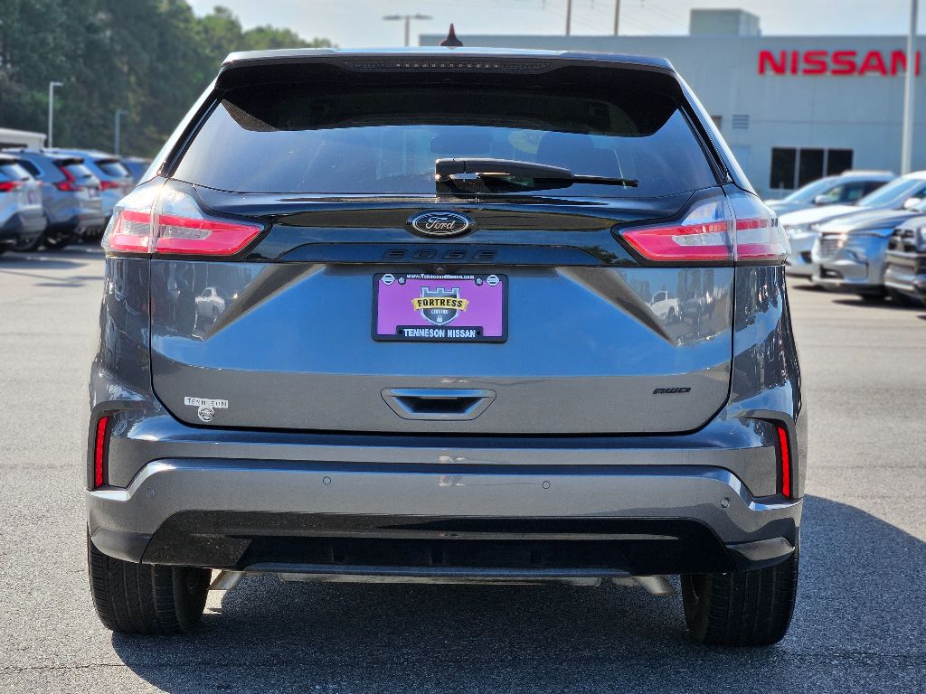 2023 Ford Edge SE photo 2