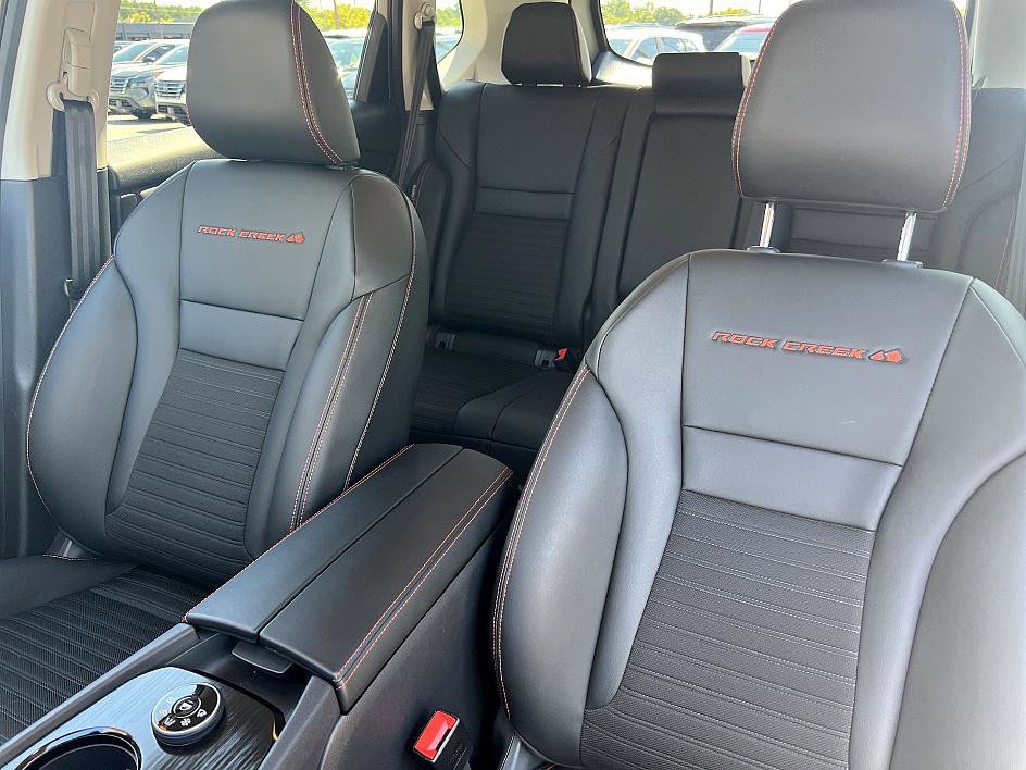 2025 Nissan Rogue SV photo 21