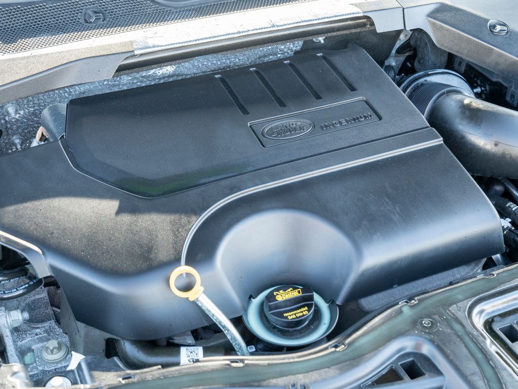 2025 Land Rover Discovery Sport SE photo 28