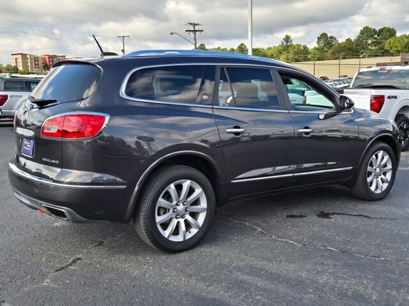 2017 Buick Enclave Premium photo 3