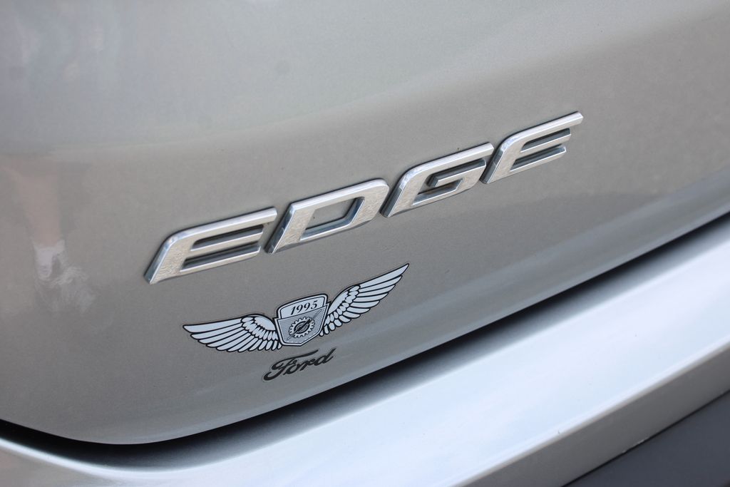 2020 Ford Edge SE photo 52