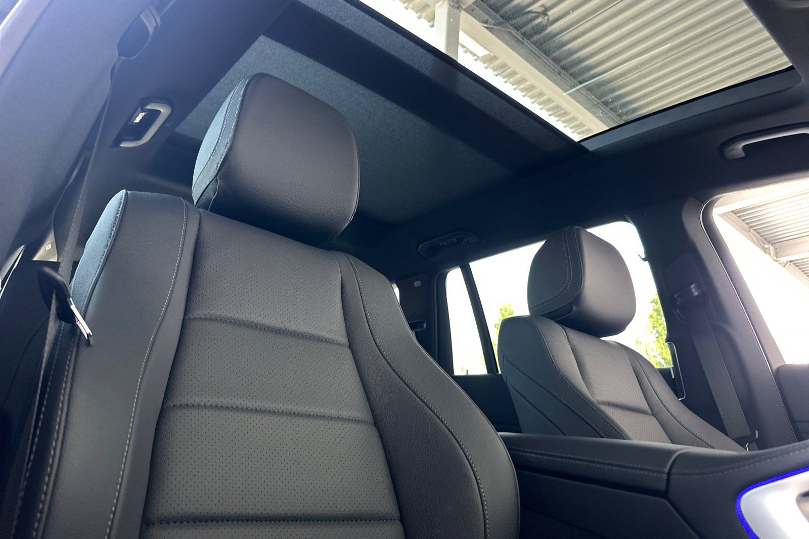 2025 Mercedes Benz GLS 450 4MATIC photo 4