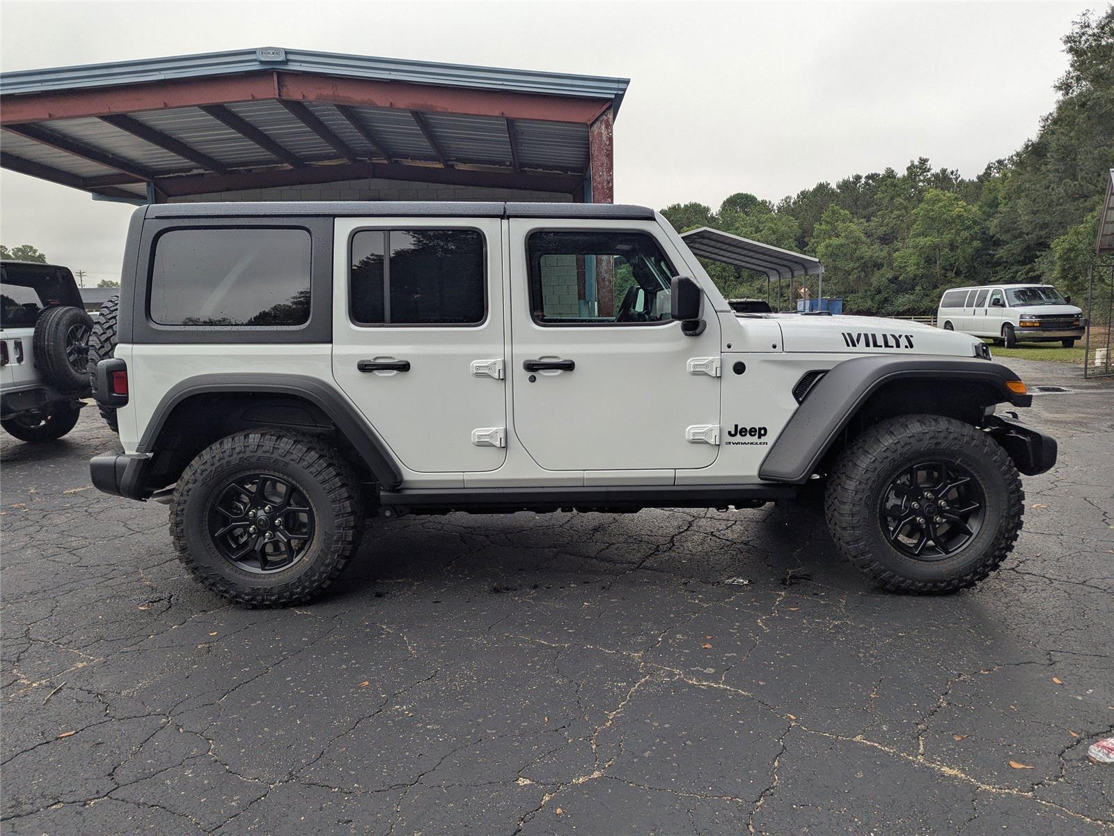 2025 Jeep Wrangler Willys photo 6