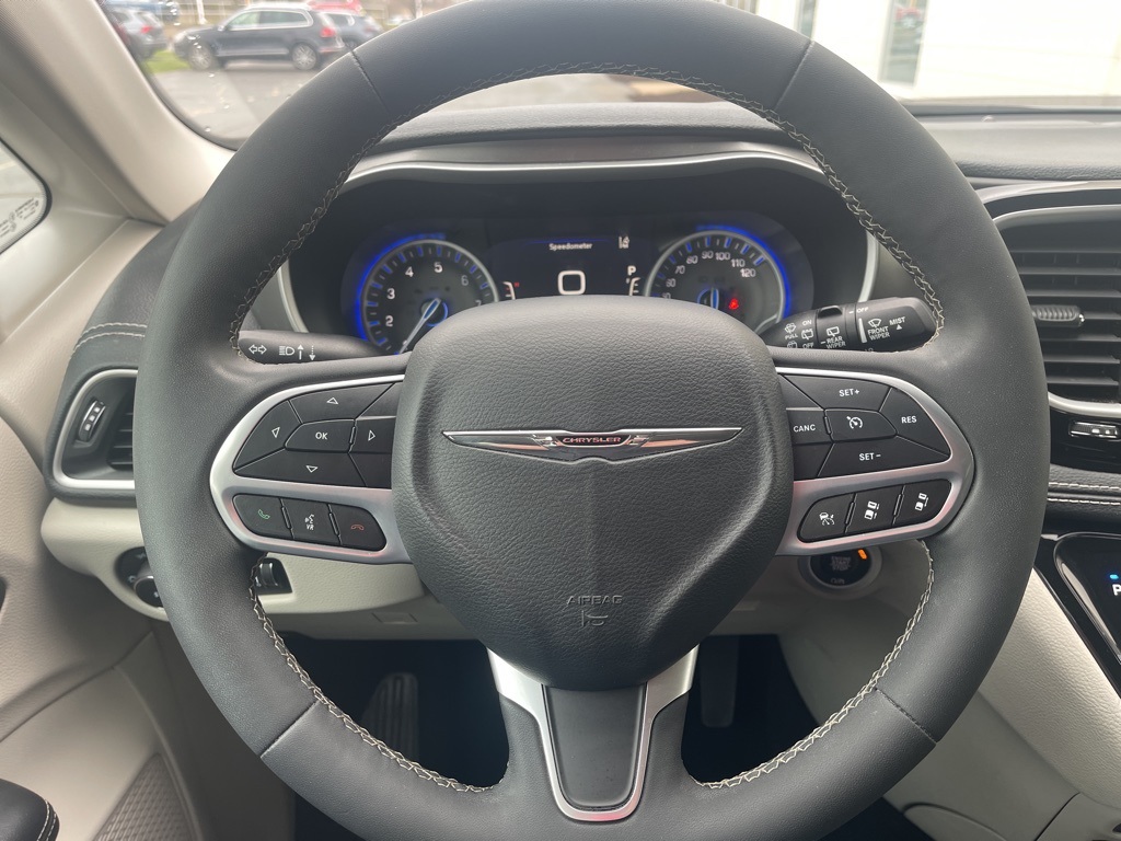 2022 Chrysler Pacifica Touring L photo 20