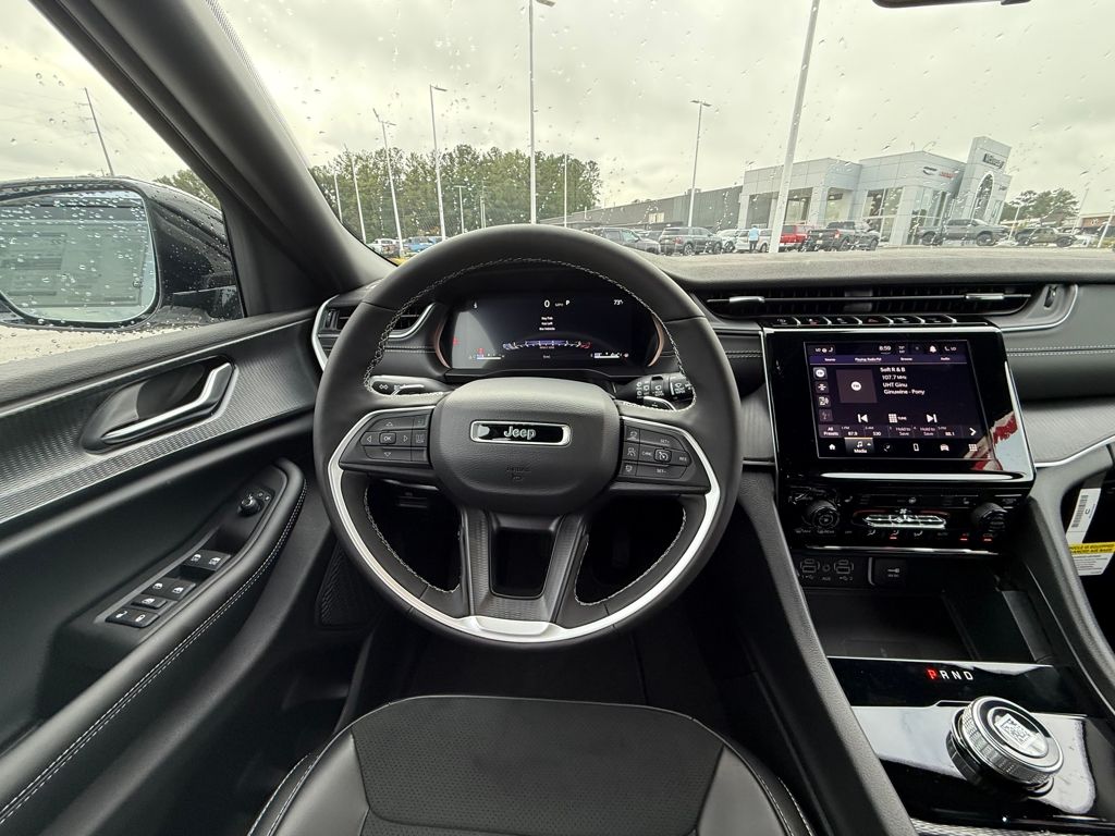 2025 Jeep Grand Cherokee Altitude X photo 13
