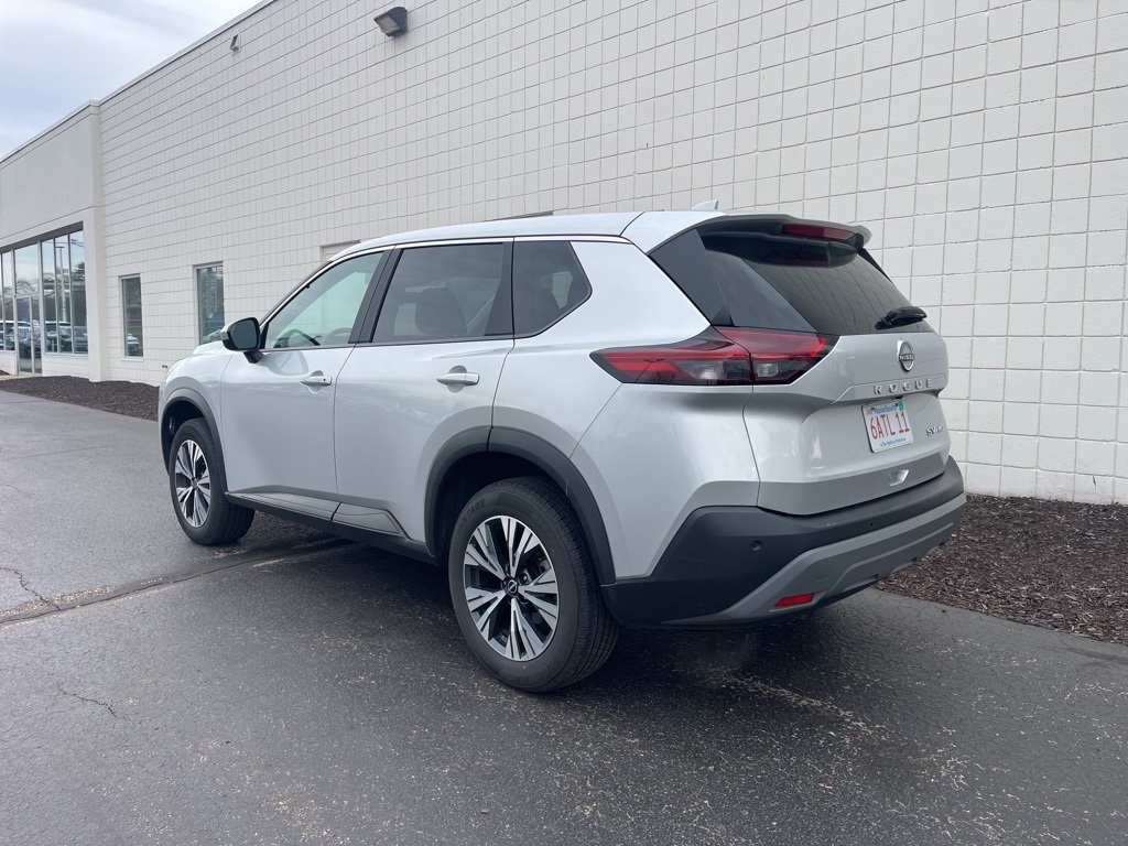 2023 Nissan Rogue SV photo 2