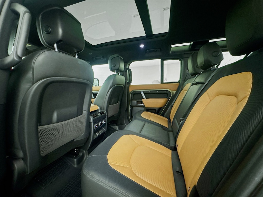 2023 Land Rover Defender 110 X-Dynamic SE photo 22