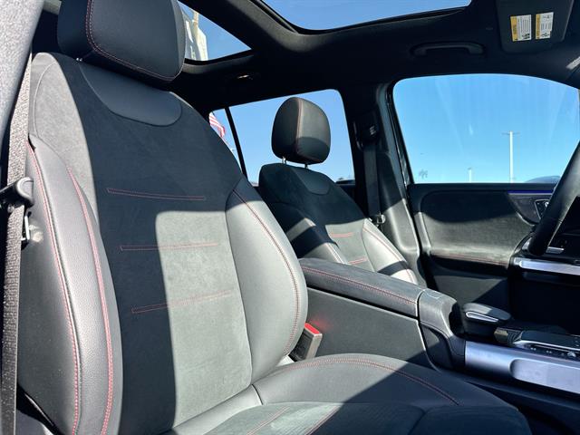 2023 Mercedes Benz GLB 250 photo 20