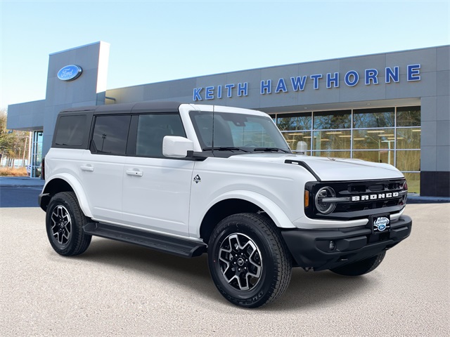 2025 Ford Bronco 4-Door Outer Banks's photo