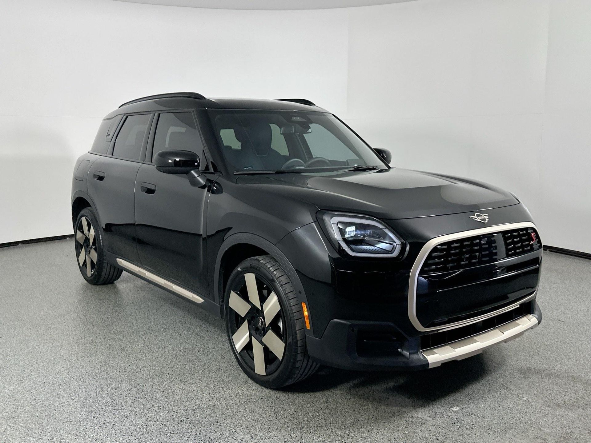 2025 Mini Cooper S ALL4 photo 3