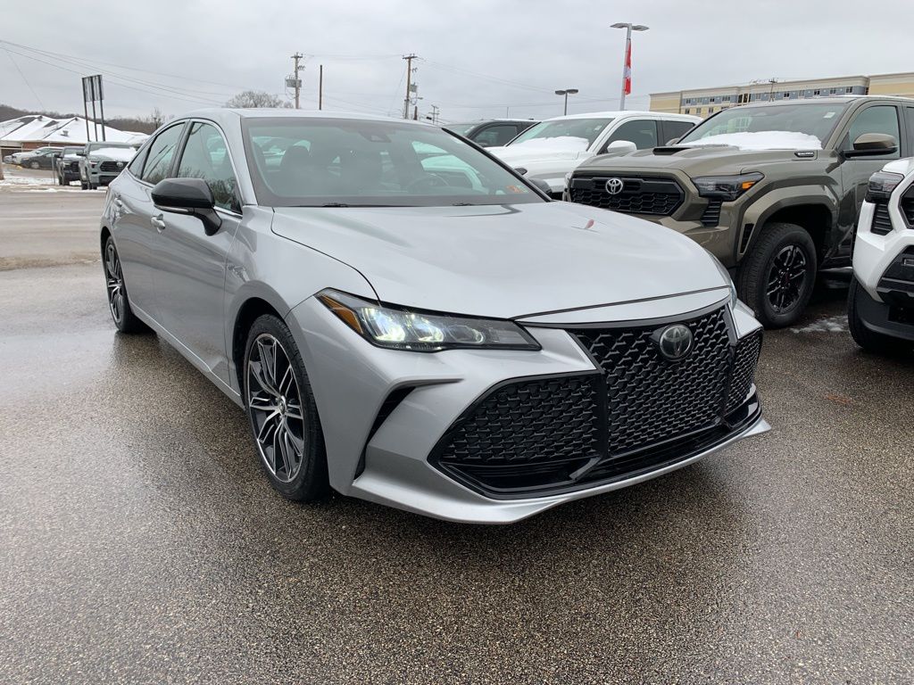 2019 Toyota Avalon XSE's photo