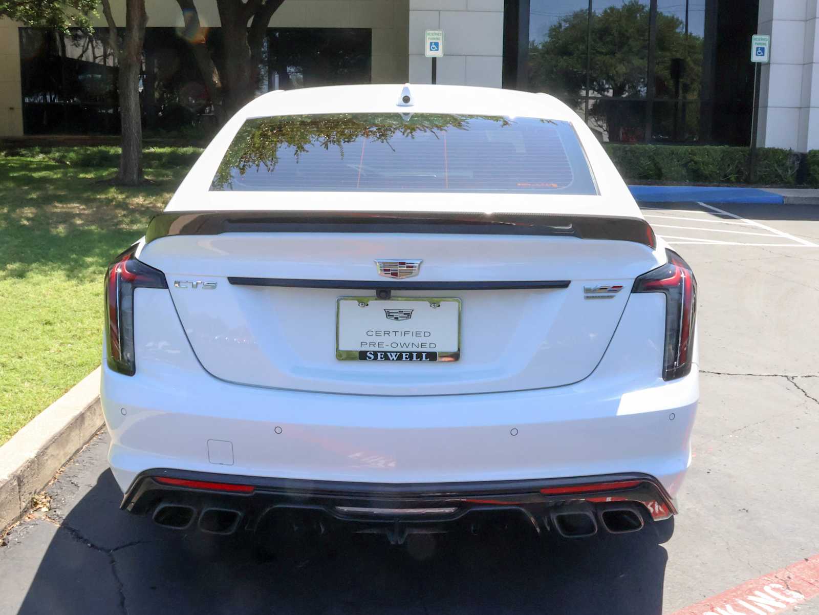 2022 Cadillac CT5 photo 2