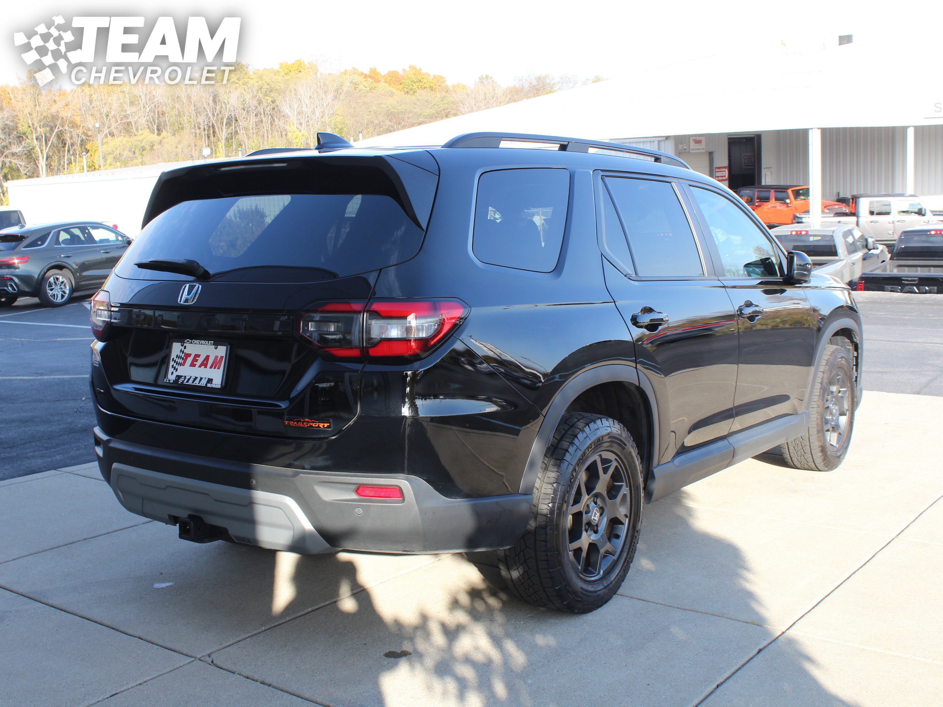 2025 Honda Pilot TrailSport photo 3