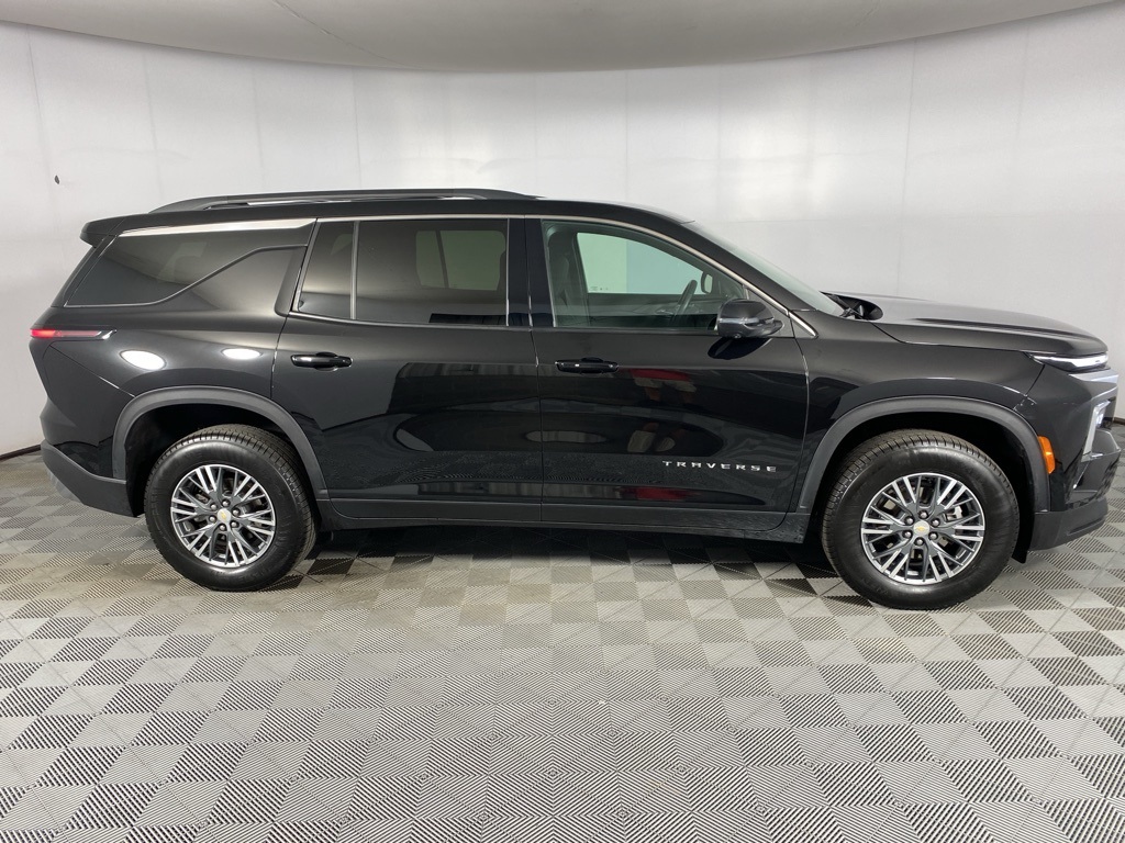 2024 Chevrolet Traverse 2LT photo 4