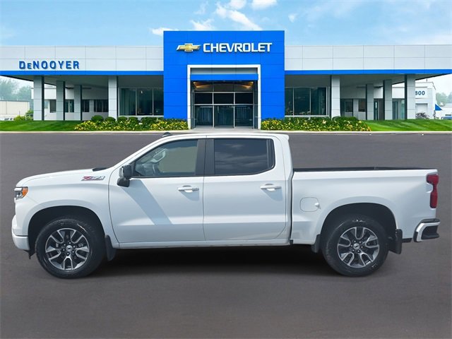2024 Chevrolet Silverado 1500 RST photo 7
