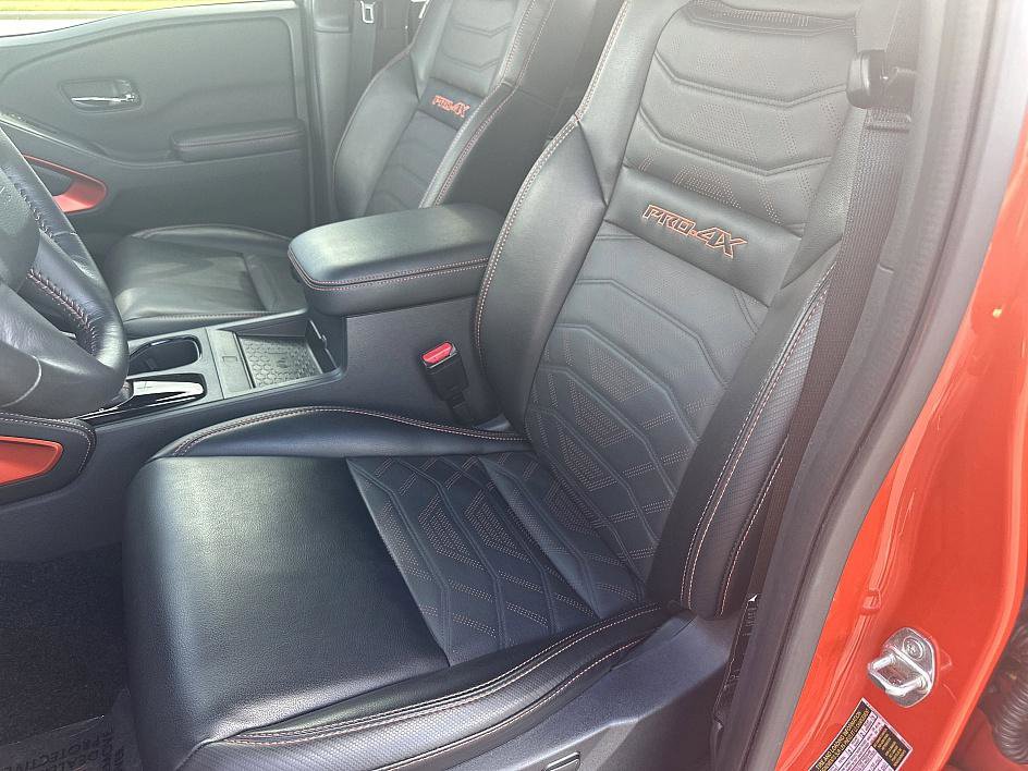 2025 Nissan Frontier PRO-4X photo 11