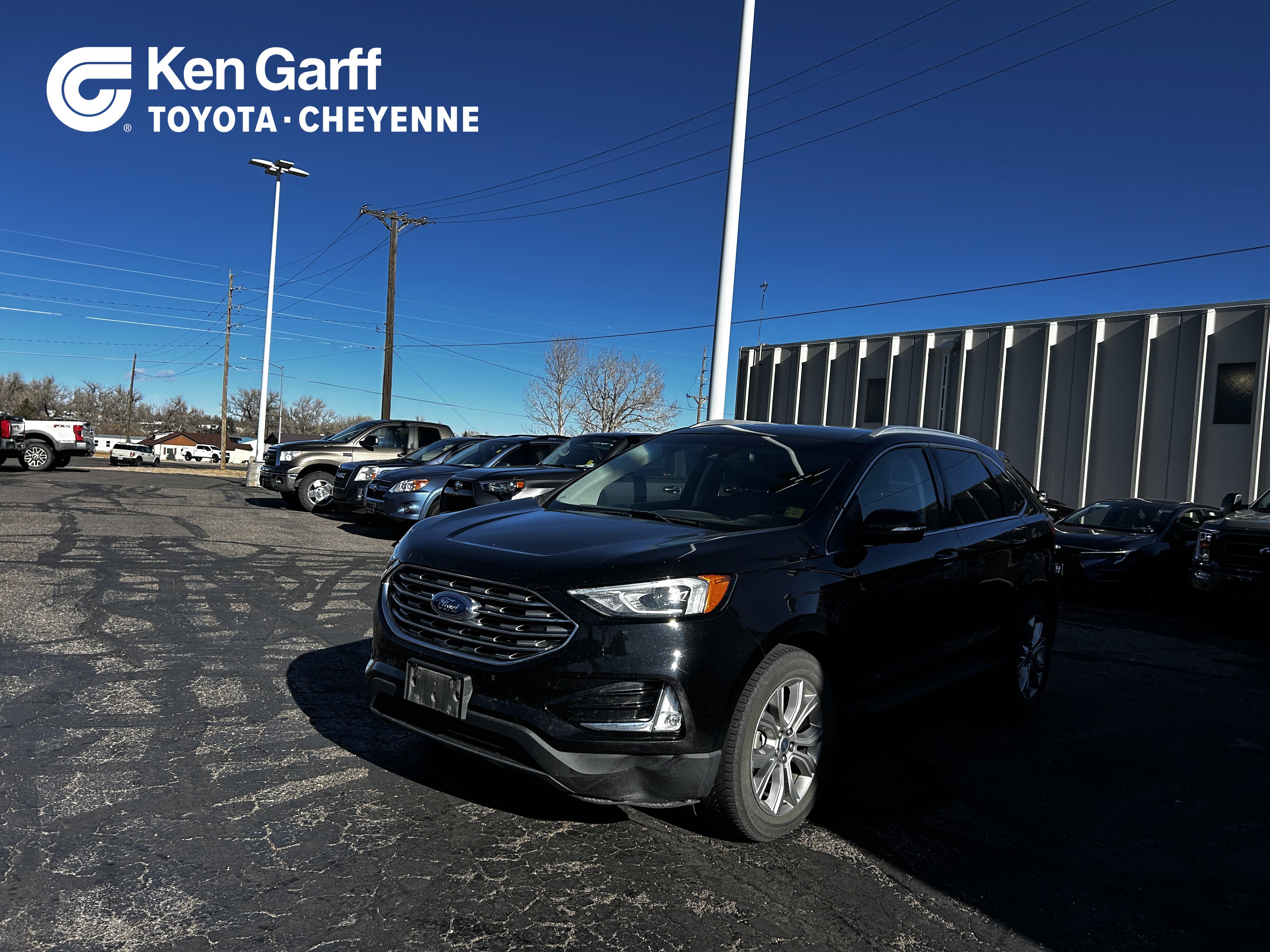 2019 Ford Edge Titanium's photo