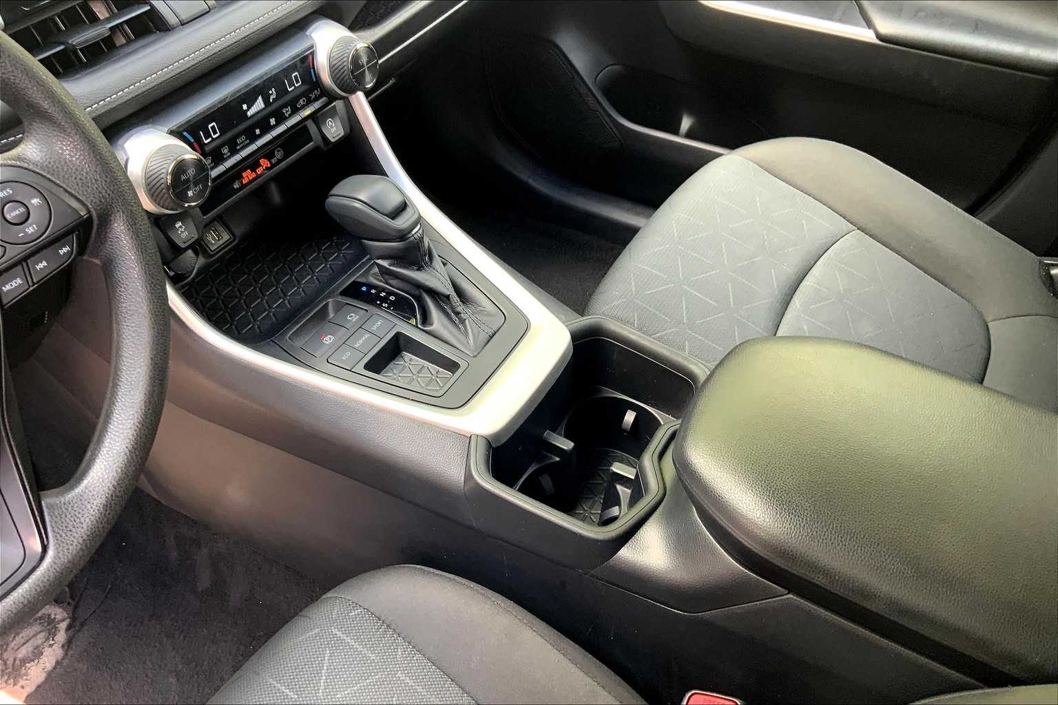 2023 Toyota RAV4 XLE photo 15