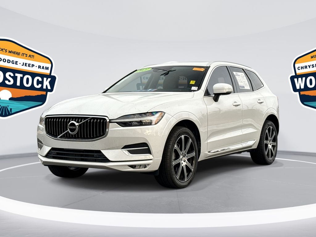 2021 Volvo XC60 Inscription's photo