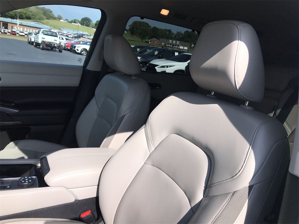 2022 Nissan Pathfinder SL photo 11