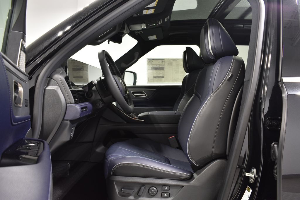 2026 Infiniti QX80 Sensory photo 10