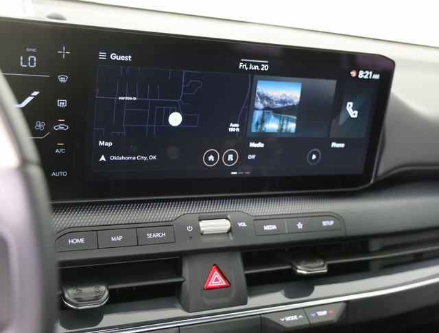 2025 Kia K4 GT-Line photo 15