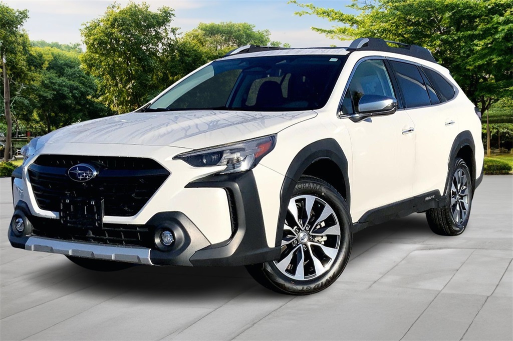 2023 Subaru Outback Touring's photo