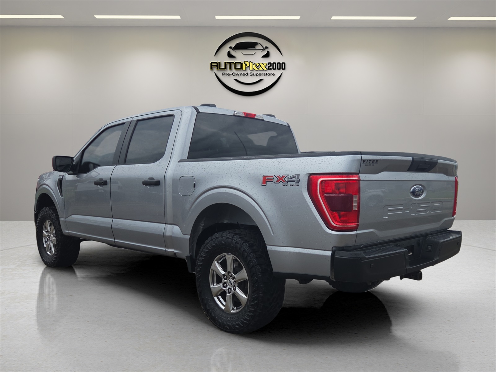 2023 Ford F-150 XL photo 2