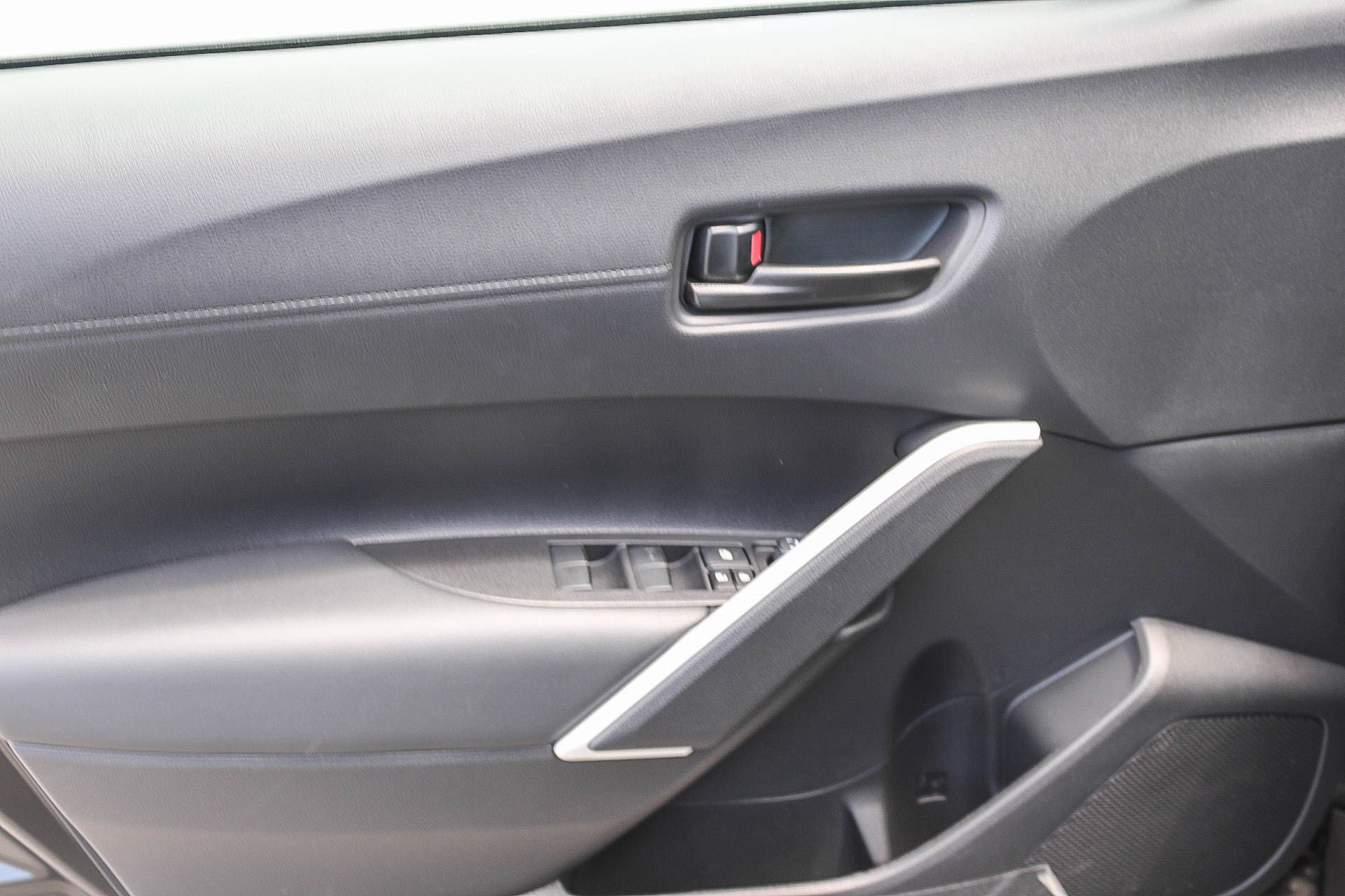 2025 Toyota Corolla Hybrid S photo 19