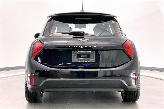 2025 Mini Cooper Hardtop 2 Door photo 3