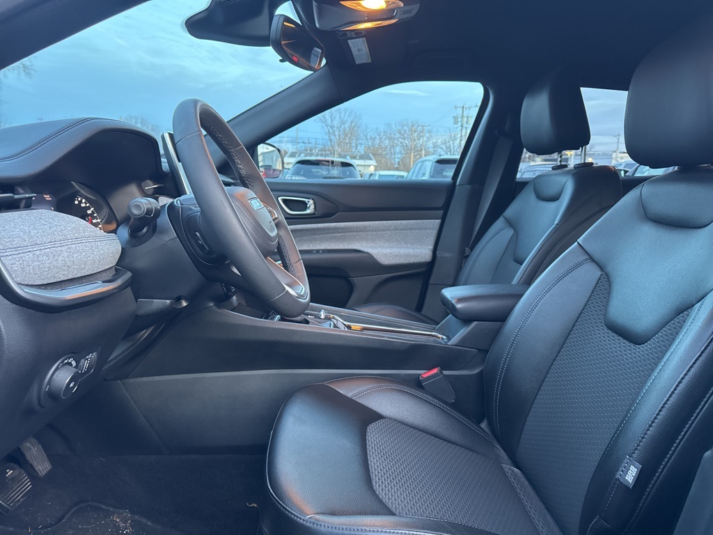 2024 Jeep Compass Latitude photo 4