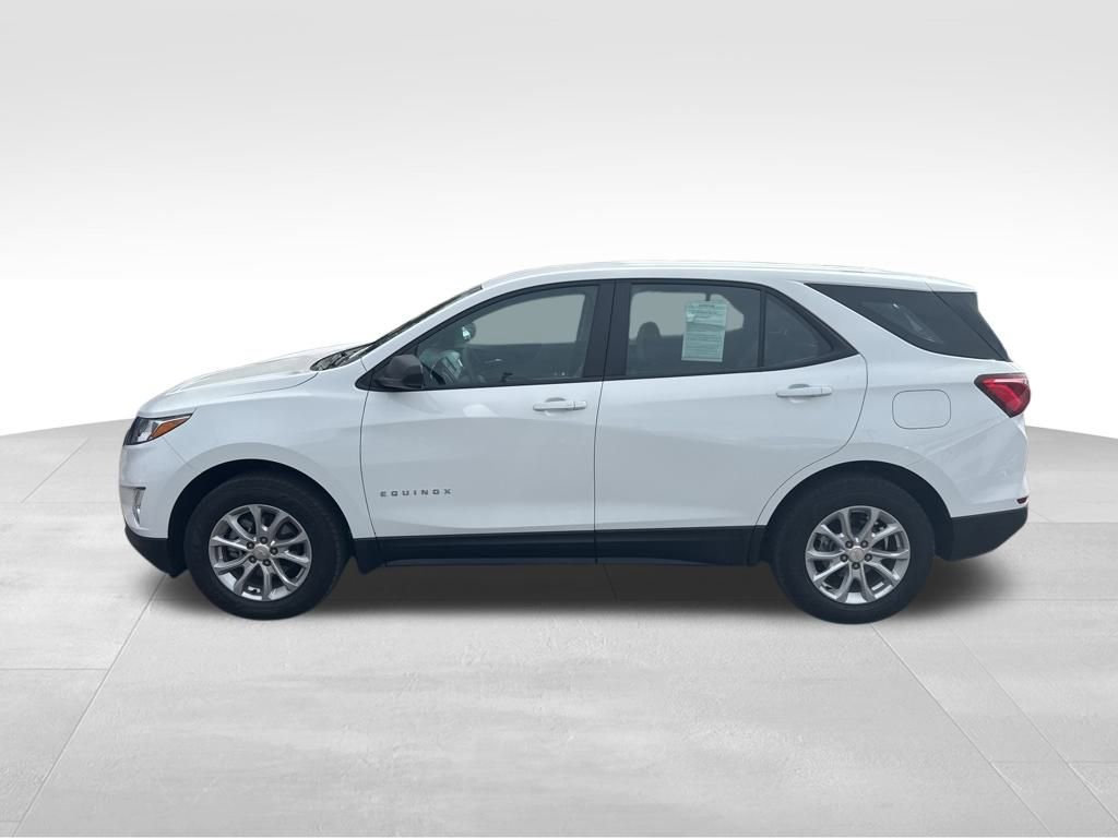 2021 Chevrolet Equinox LS photo 2