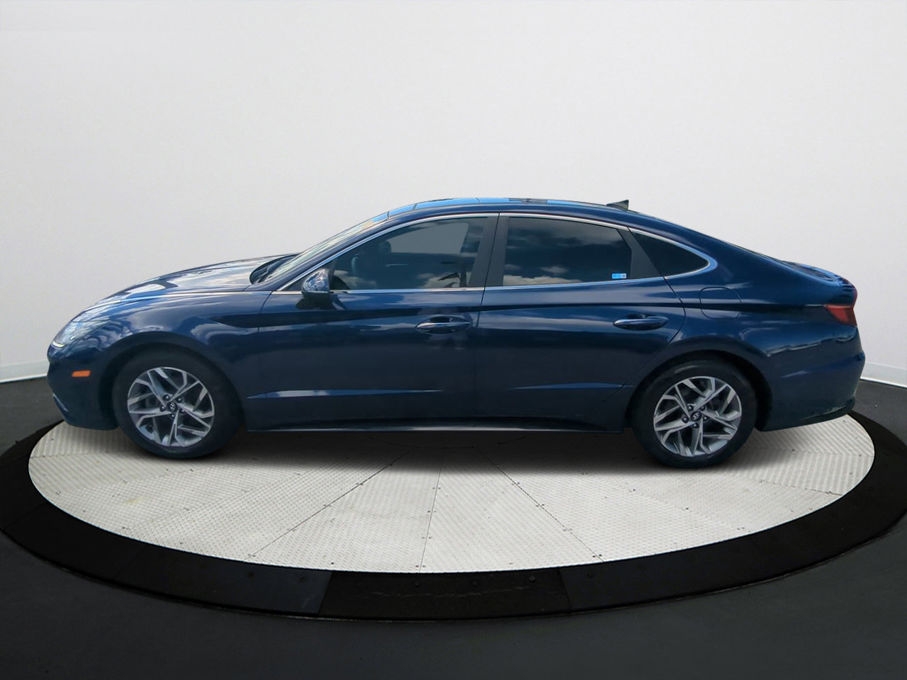2020 Hyundai Sonata Convenience SEL Premium photo 3