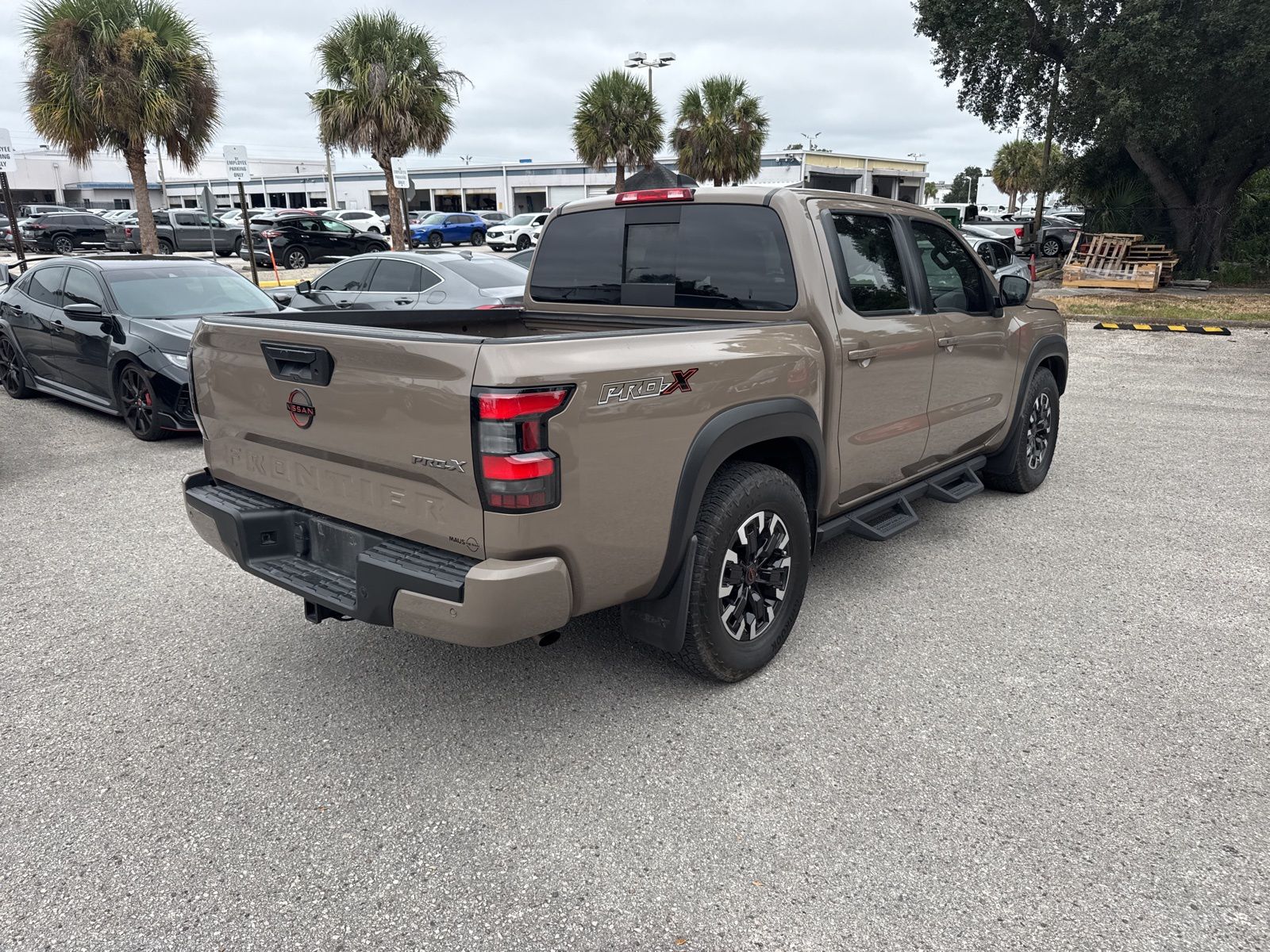 2023 Nissan Frontier PRO-X photo 2