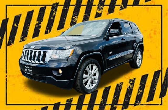 Used 2011 Jeep Grand Cherokee Laredo with VIN 1J4RR4GG1BC666545 for sale in Champaign, IL