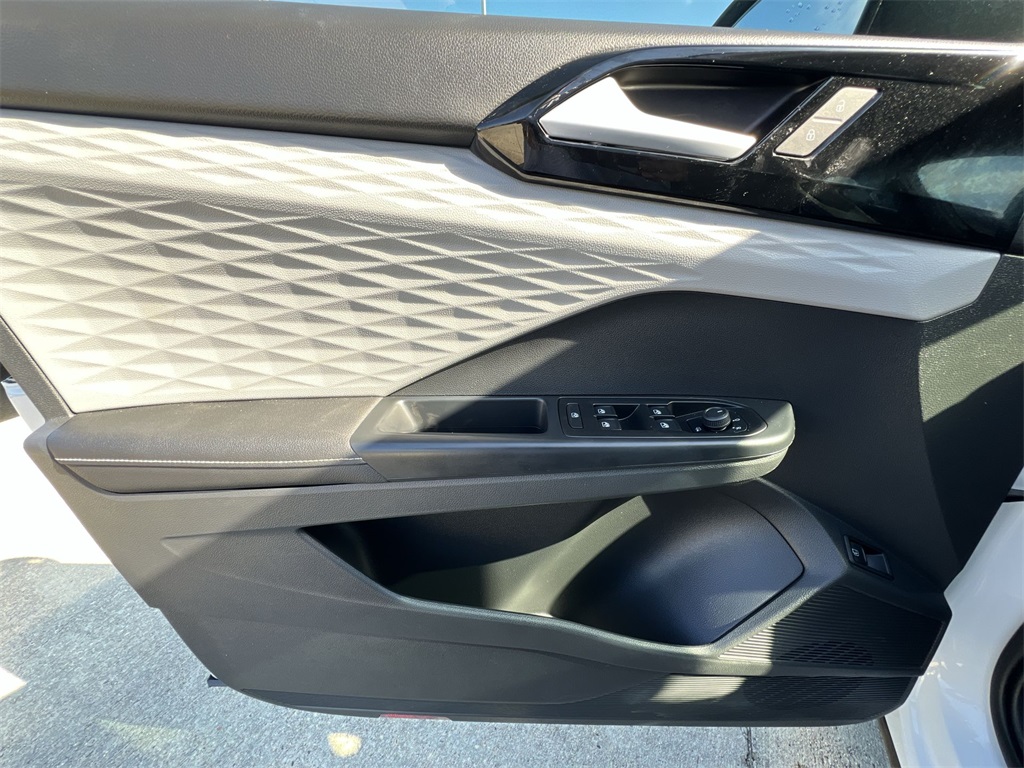 2024 Volkswagen Taos S photo 24