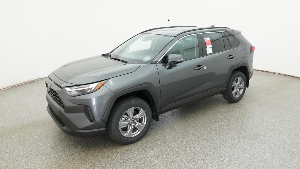 2025 Toyota RAV4 XLE's photo