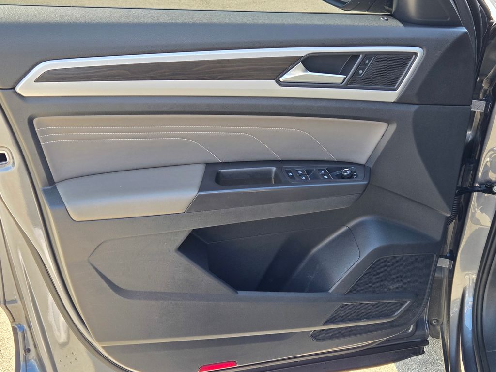 2023 Volkswagen Atlas SE photo 18