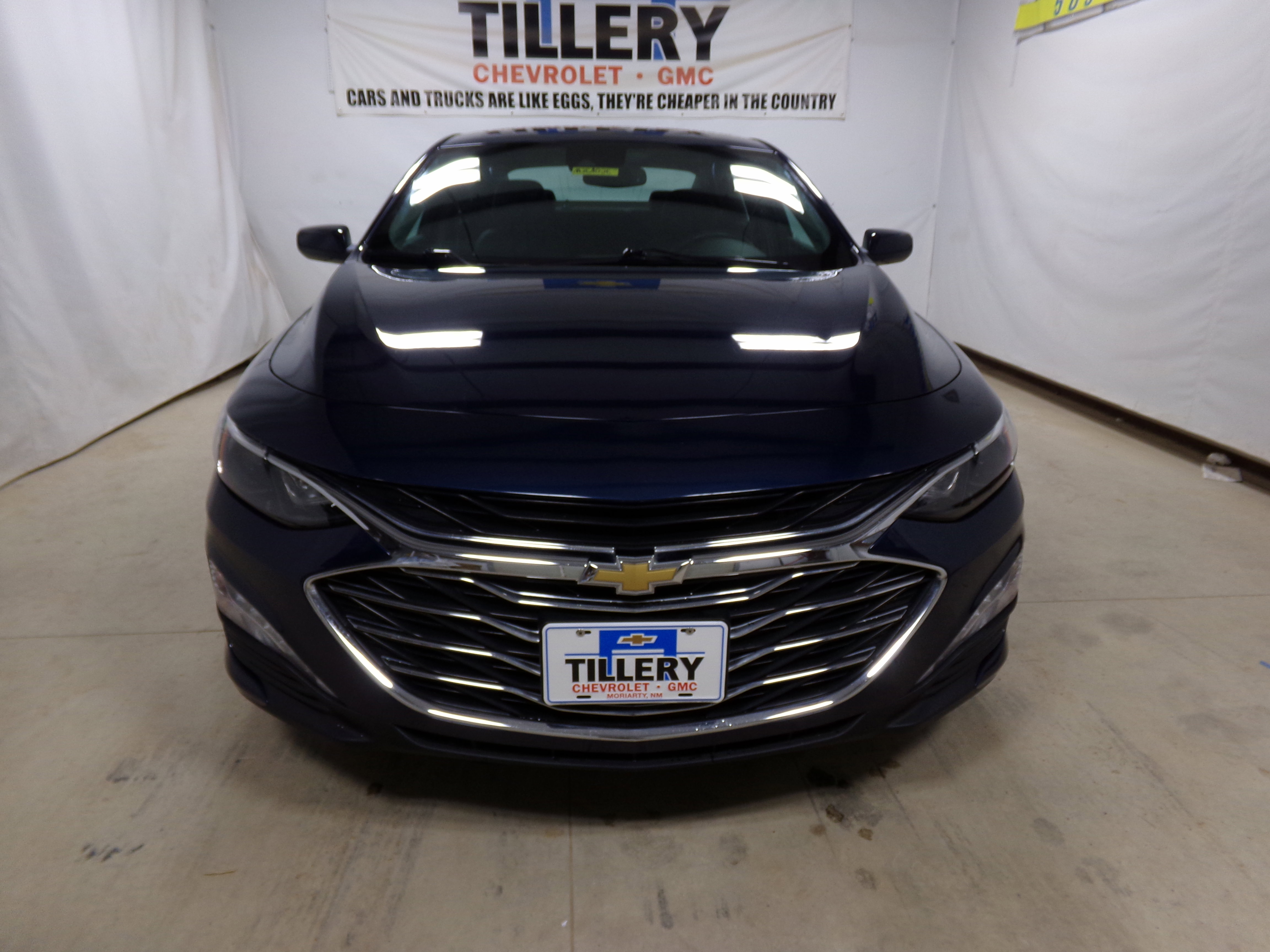 2022 Chevrolet Malibu 1LT photo 2