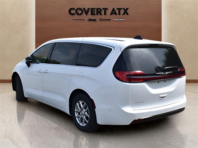 2025 Chrysler Pacifica photo 3
