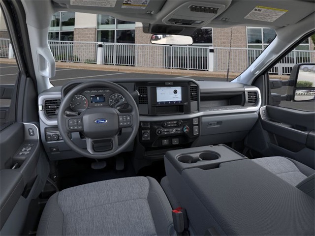 2025 Ford F-350 photo 9