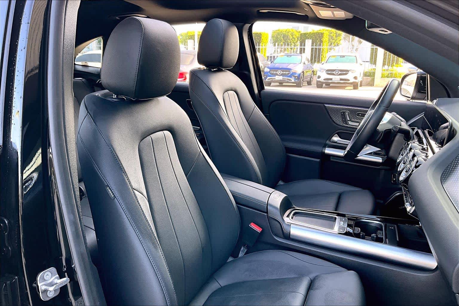 2025 Mercedes Benz GLA 250 photo 4