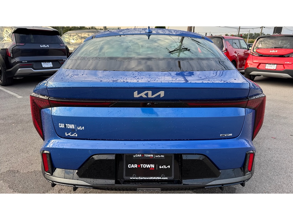 2025 Kia K4 GT-Line Turbo photo 2