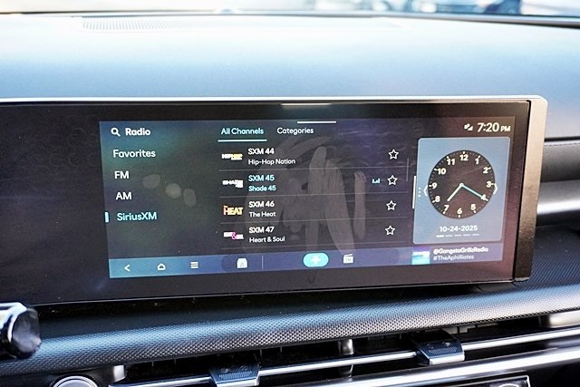 Used 2025 Gray Hyundai Blue image 24