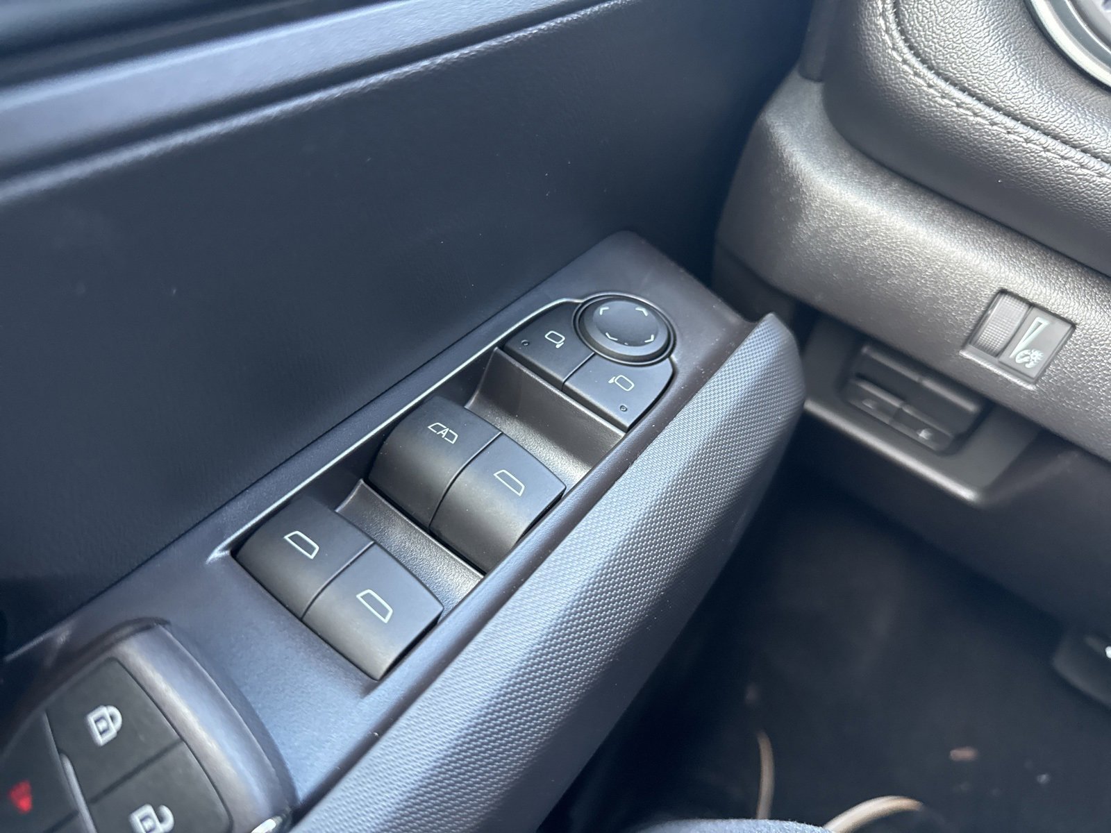 2026 Chevrolet Colorado LT photo 33
