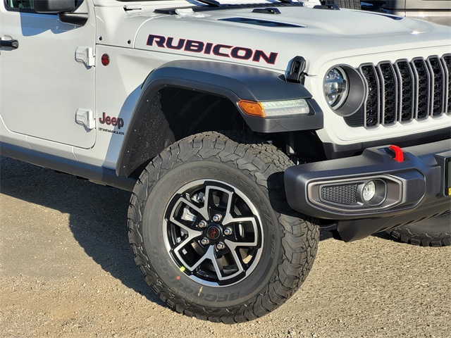 2025 Jeep Wrangler Rubicon photo 3